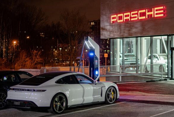 © Porsche Center Espoo, Finland © Porsche Center Espoo, Finland